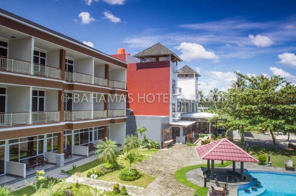 Bahamas Hotel & Resort Tanjung Pandan Eksteriør billede