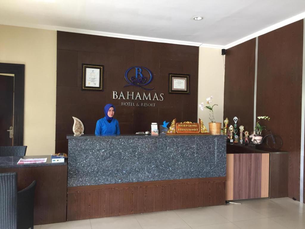 Bahamas Hotel & Resort Tanjung Pandan Eksteriør billede